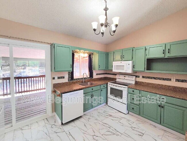 Foto del edificio - 3415 Kirkwood Dr