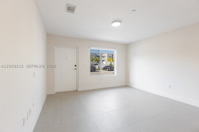 Foto del edificio - 2505 NE 193rd St