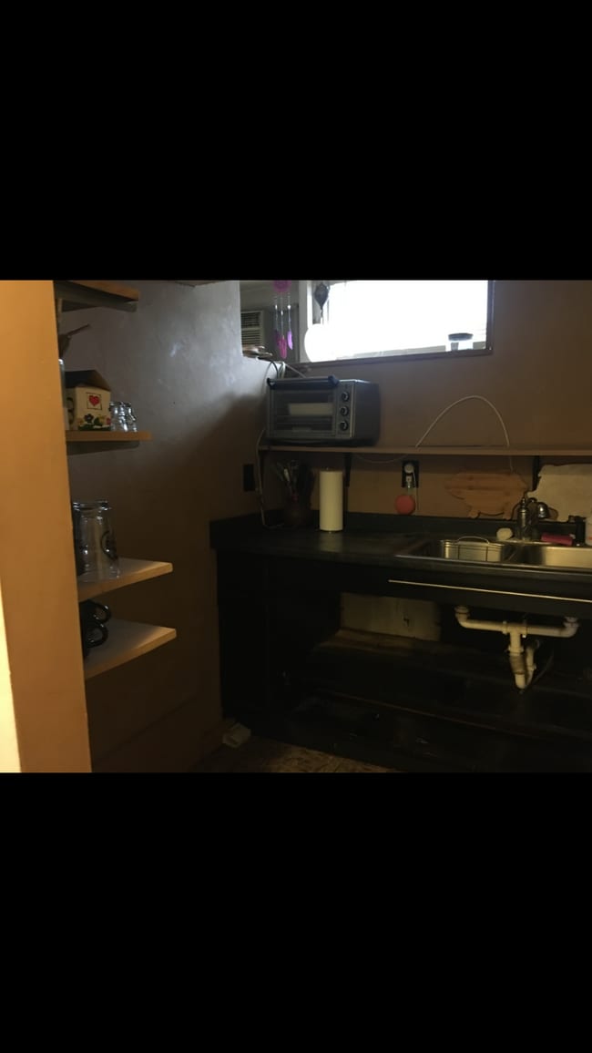 Kitchenette - 3200 21st Ave S