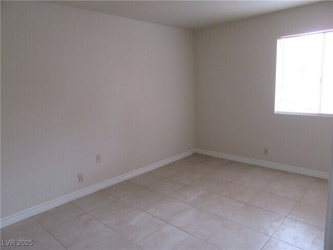 Foto del edificio - 4954 River Glen Dr