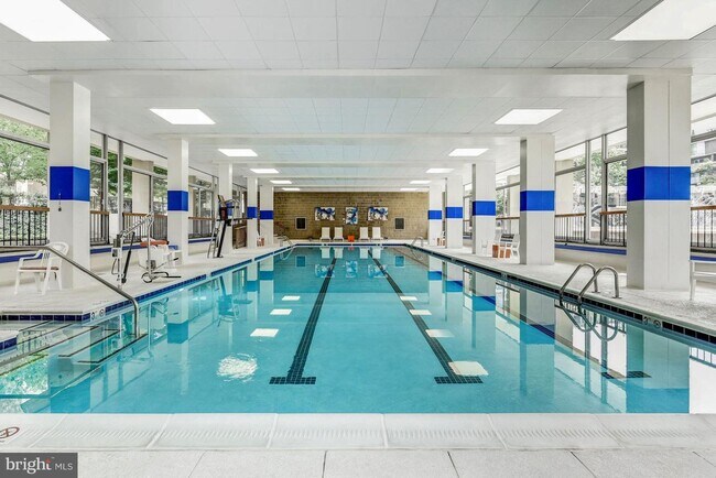 Foto del edificio - 560 N St SW