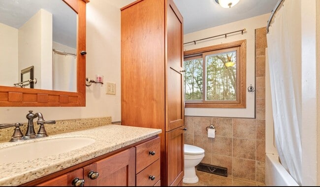 Building Photo - 21923 Fleming Ave