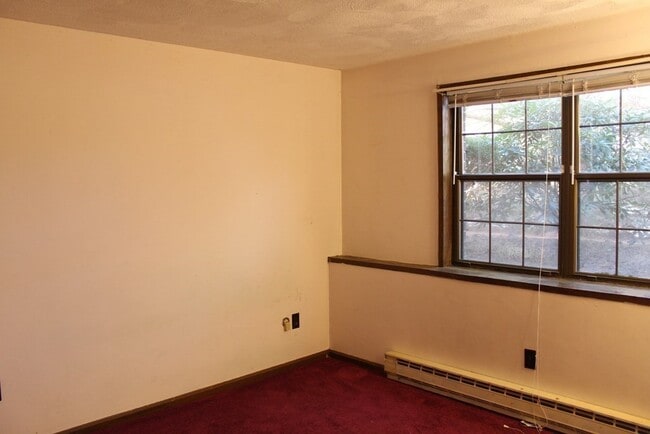 Building Photo - 15 Spencer Rd