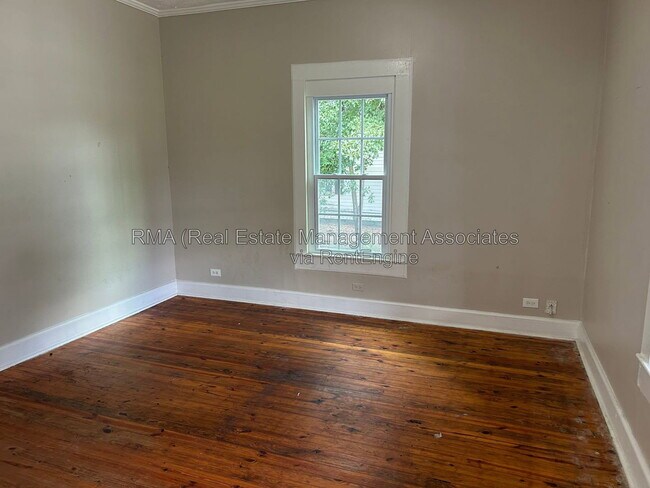 Building Photo - 132 Peachtree St