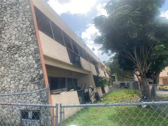 Foto del edificio - 400 NE 18th Ave