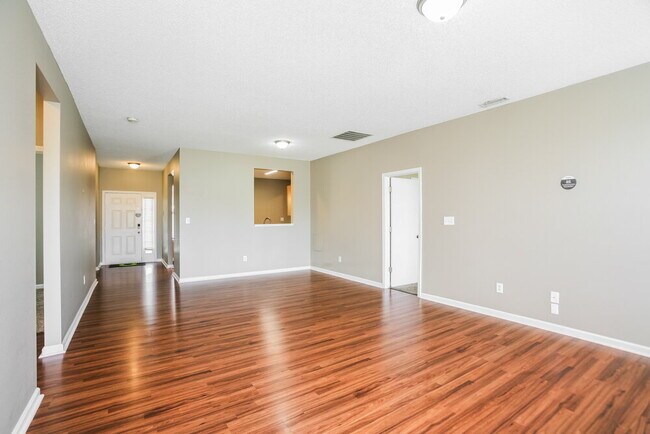 Foto del edificio - 12482 Old Pond Rd
