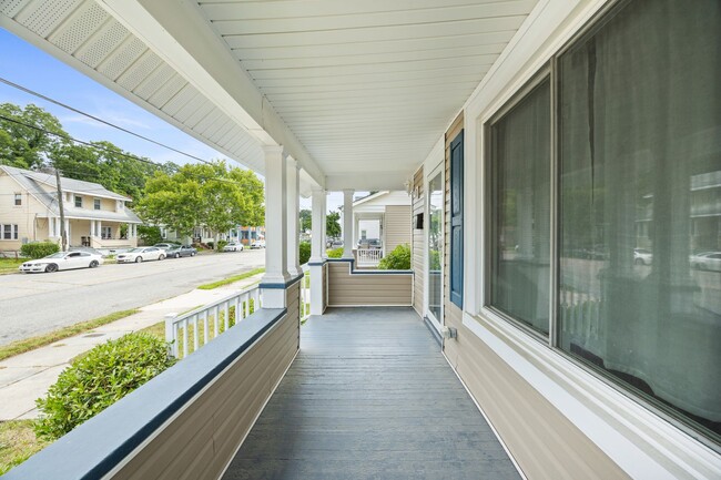 Photo - 831 W 35th St House