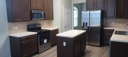 Building Photo - 11111 Sprucedale Ct