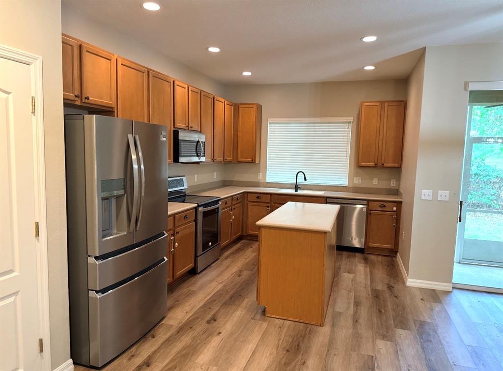 Foto del edificio - 5573 Rutherford Pl