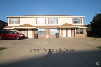 Building Photo - 2809 Leroy Cir