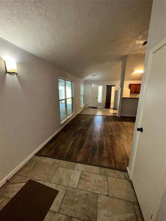 Foto del edificio - 6623 Greenyard Dr