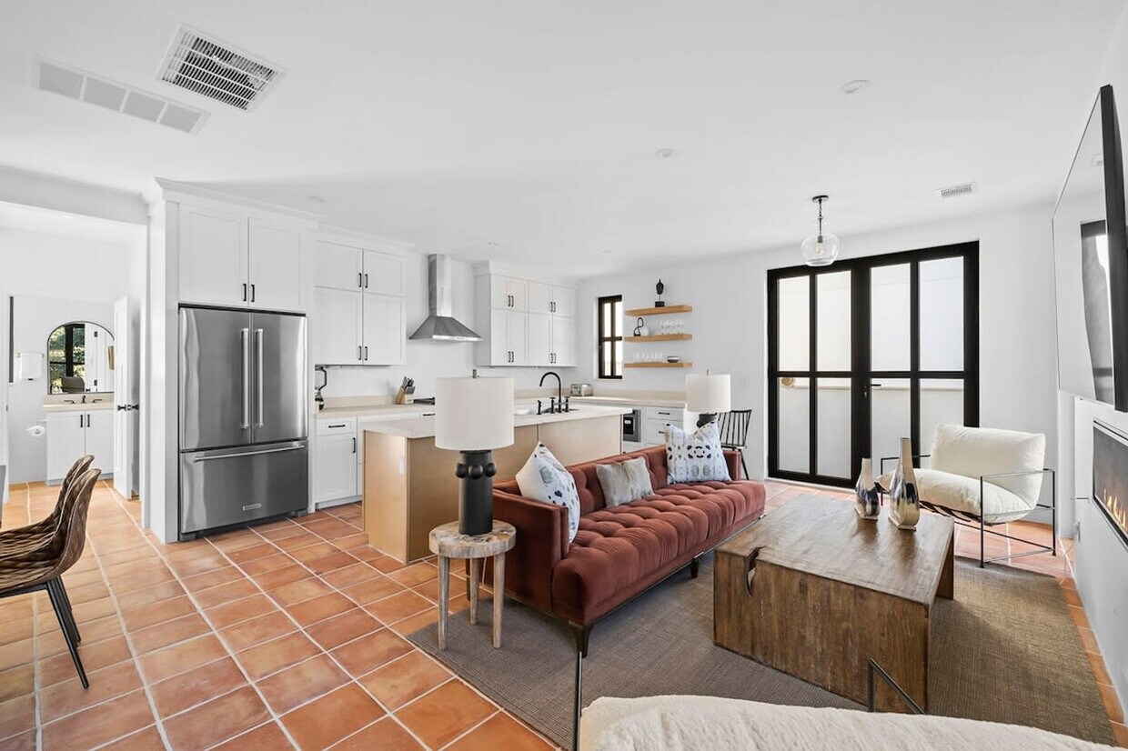 Foto principal - 2701 Bumble Bee Dr