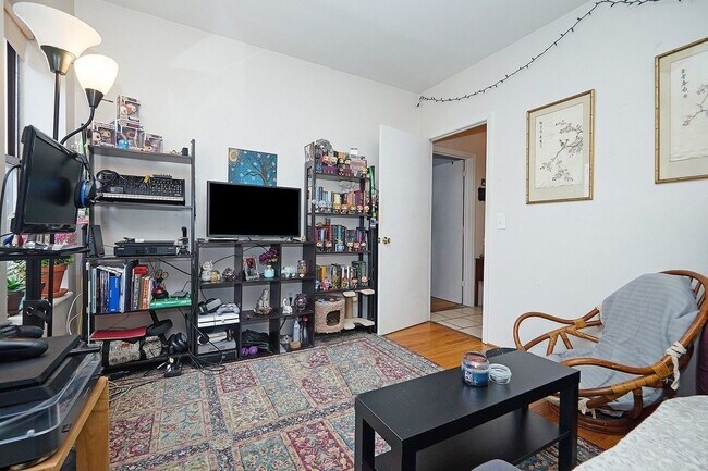 Foto del edificio - 872 Dekalb Ave