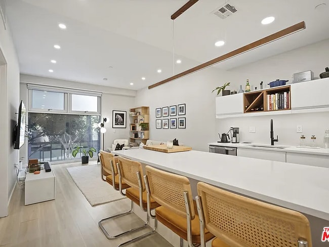 Foto del edificio - 630 W 6th St