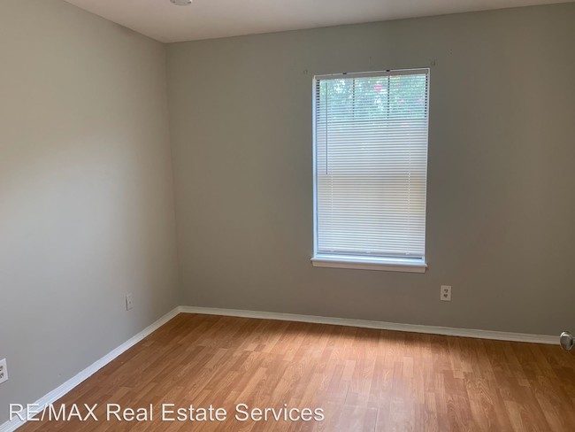 Foto del edificio - 1 br, 1 bath House - 2884 Mackey Ln