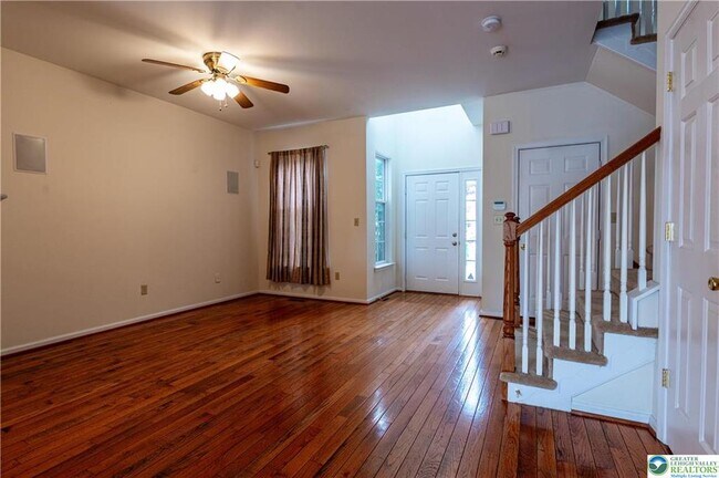 Foto del edificio - 5811 Fresh Meadow Dr