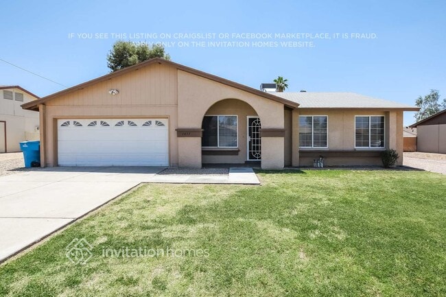 Building Photo - 2837 W Grovers Ave