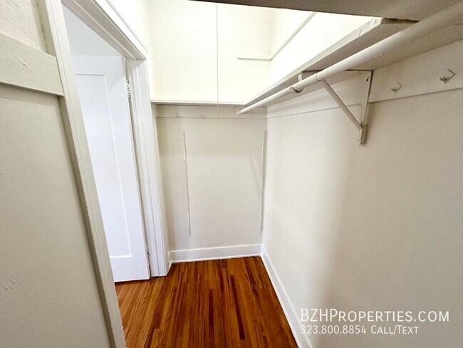 Foto del edificio - Newly Renovated 1Bedroom 1Bathroom In Prim...