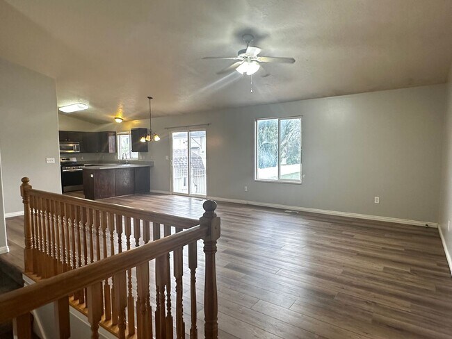Building Photo - Great Home Available in Lehi!