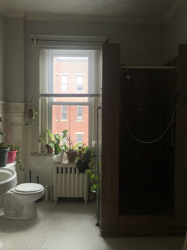 Foto del edificio - 2845 N Calvert St