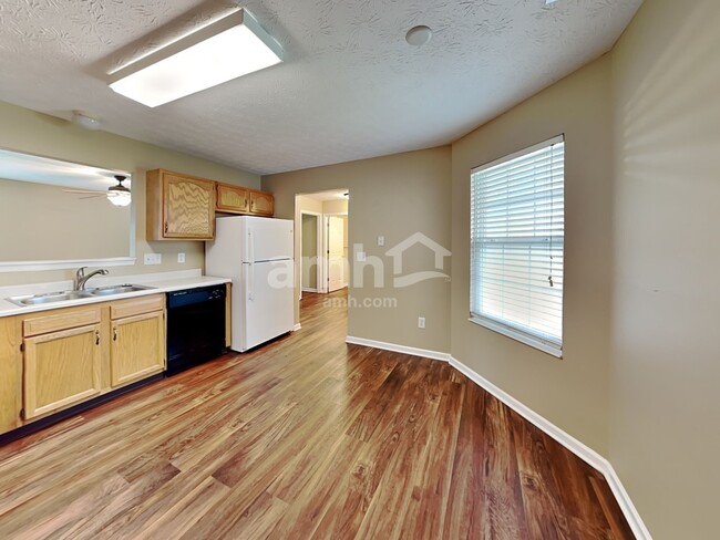 Building Photo - 8427 Nightshade Dr