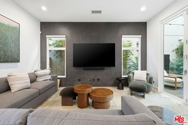 Building Photo - 12871 Hammock Ln