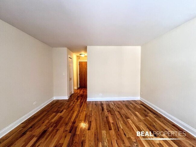 Foto del edificio - 0 bedroom in CHICAGO IL 60614