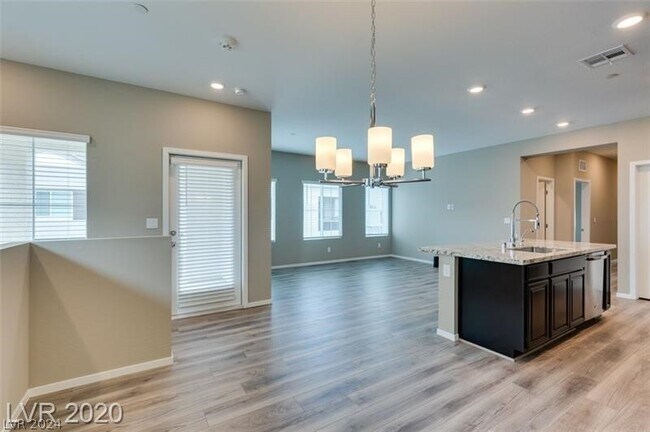 Building Photo - 524 Mossy Cup St