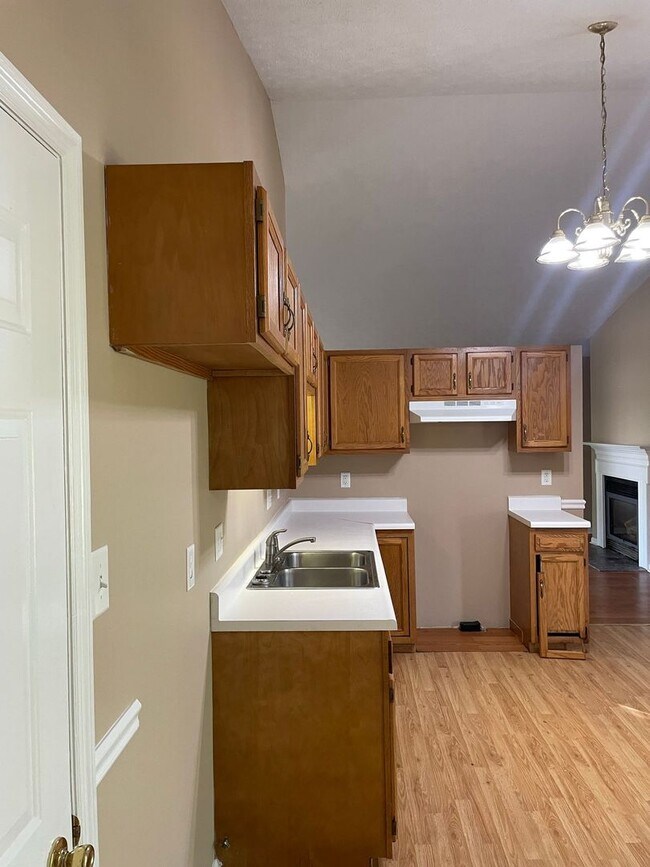 Building Photo - 6465 Calloway Ct
