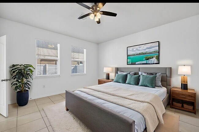 Foto del edificio - 3263 Olivera Way