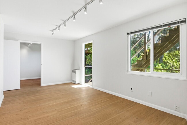 Building Photo - 52 Panoramic Way