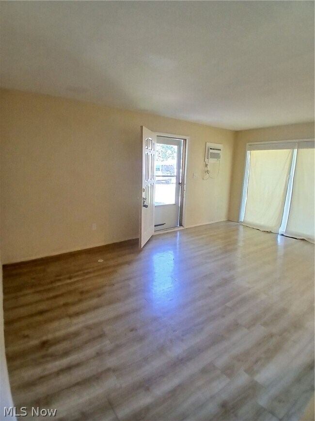 Foto del edificio - 3025 1/2 Northgate Ave