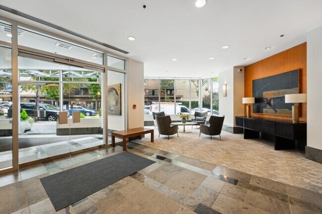 Foto del edificio - One Pacific Tower - 1 bedroom + den
