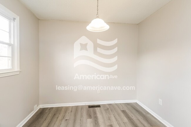 Building Photo - 529 Oakland Ave