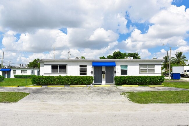 Building Photo - AVAILABLE NOW: For Rent - 1/1 Apartment fo...
