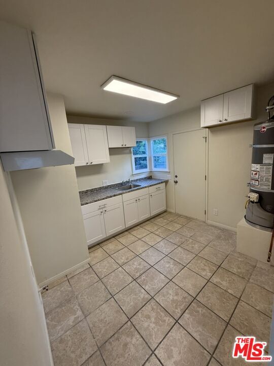 Foto del edificio - 5242 Mccallum Ave