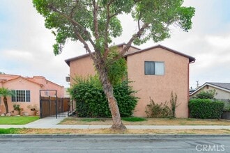 Building Photo - 426 E Hullett St