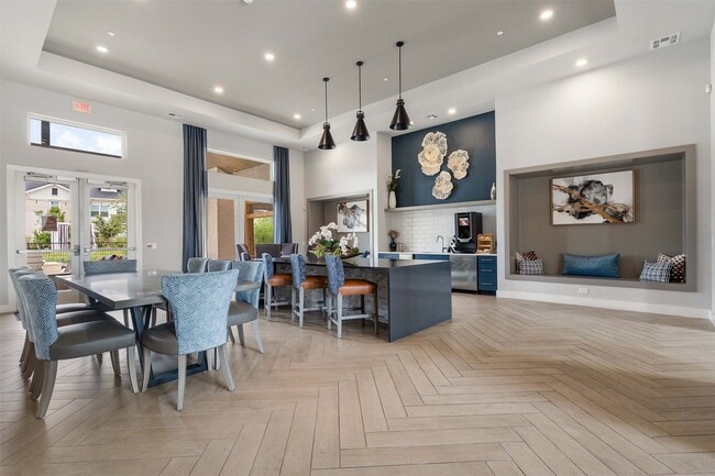 Building Photo - 1101 Halsey Dr