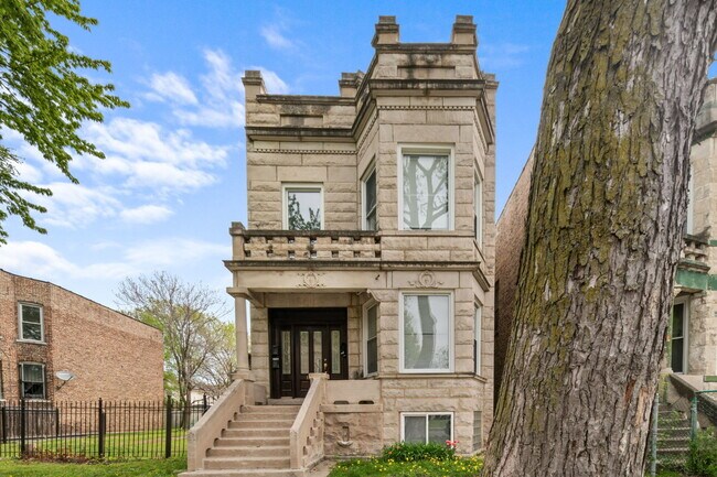 Foto del edificio - 1651 S Drake Ave