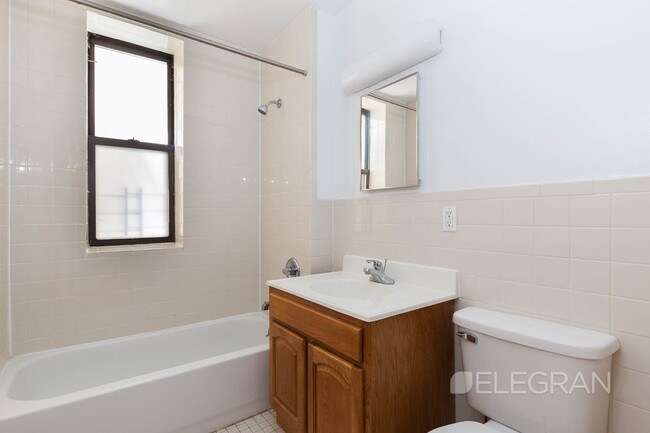 Building Photo - 45 W 110th St