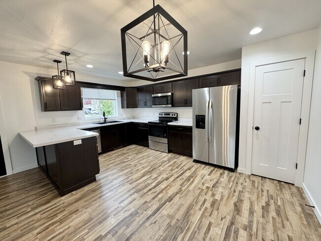 Foto del edificio - 445 S Baird St