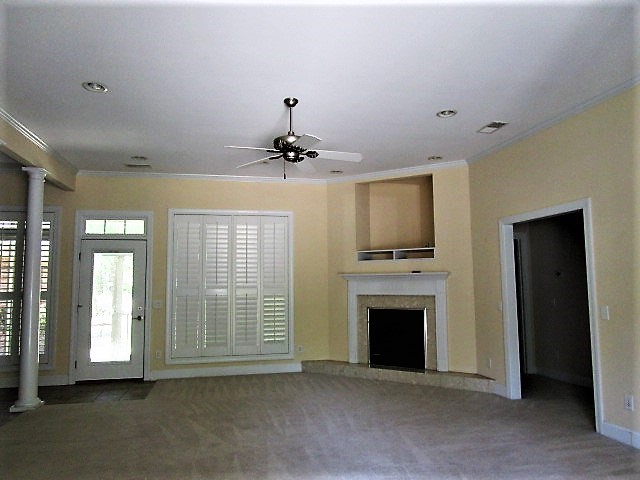 Building Photo - 420 Fairway Ln