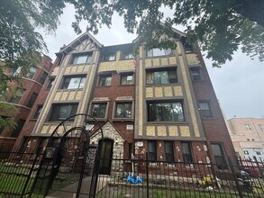 Building Photo - 6912 N Ashland Blvd