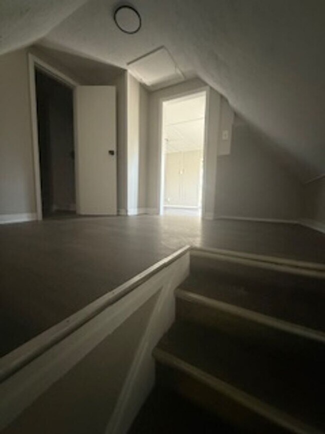 Building Photo - 390 East 152
