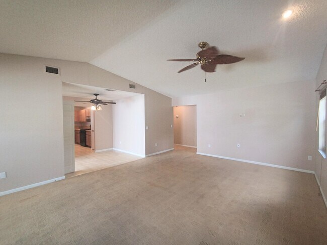 Foto del edificio - 4374 Walden Cir