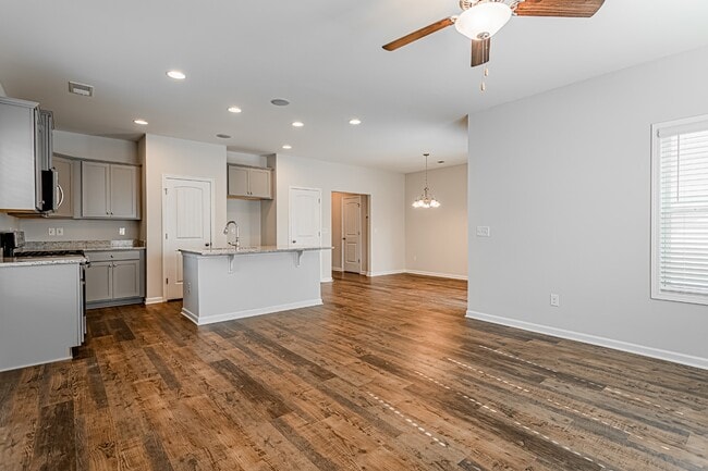 Building Photo - 117 Sweet Almond Ct