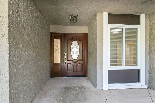 Foto del edificio - Charming Fully Renovated 4 Bedroom Single-...