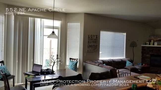 Building Photo - 552 NE Apache Cir