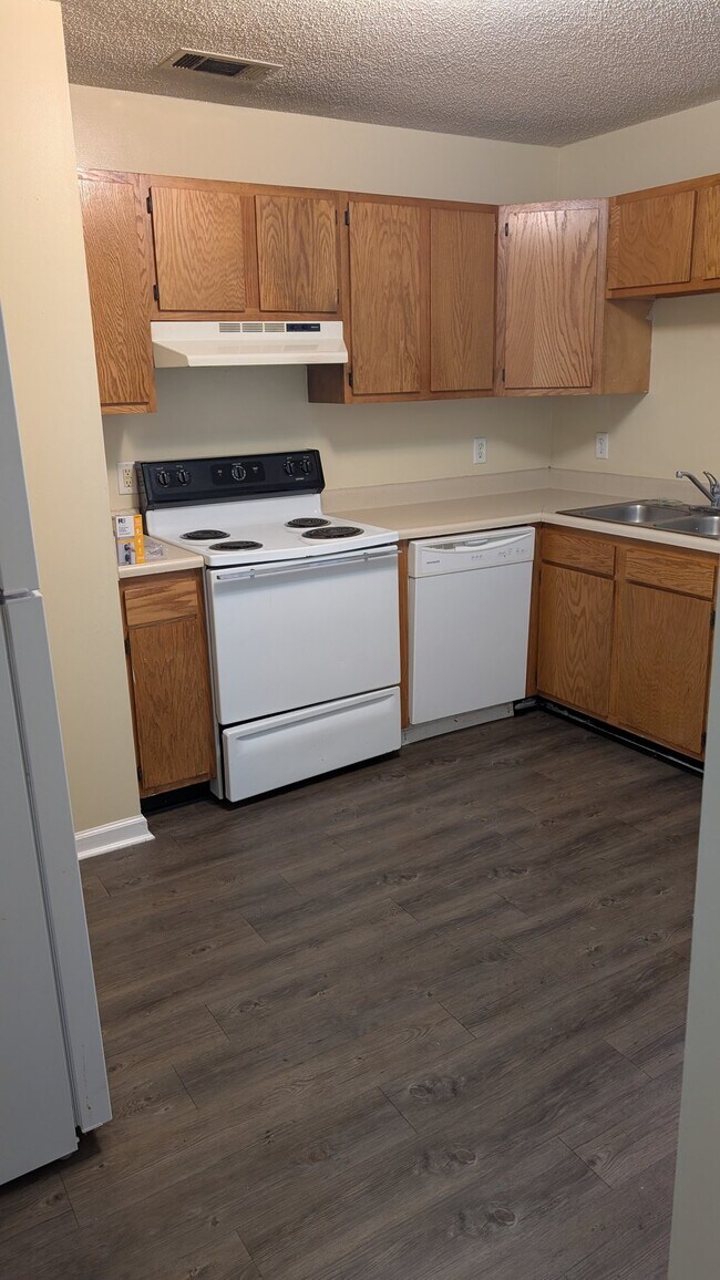 Foto del edificio - 813 Ash St Ext