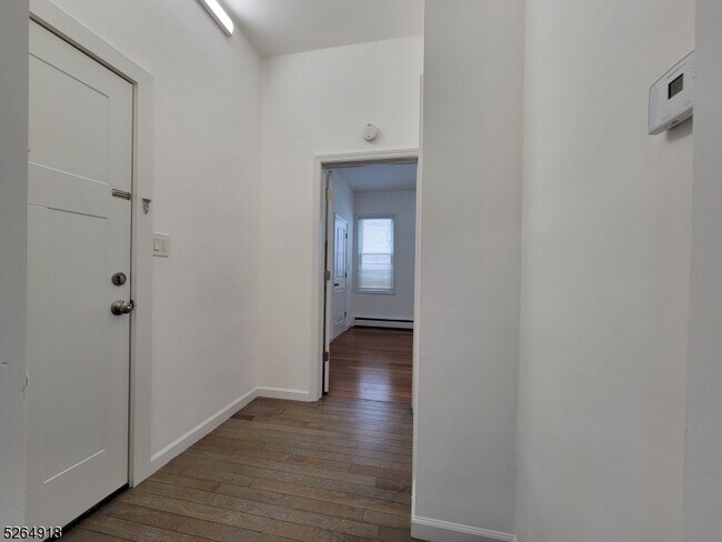 Building Photo - 24 E Price St
